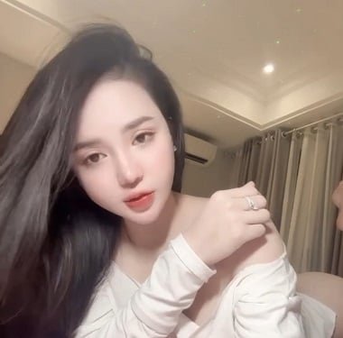 Chu Thúy Quỳnh xinh đẹp như hoa hậu bị rò rỉ video bán dâm